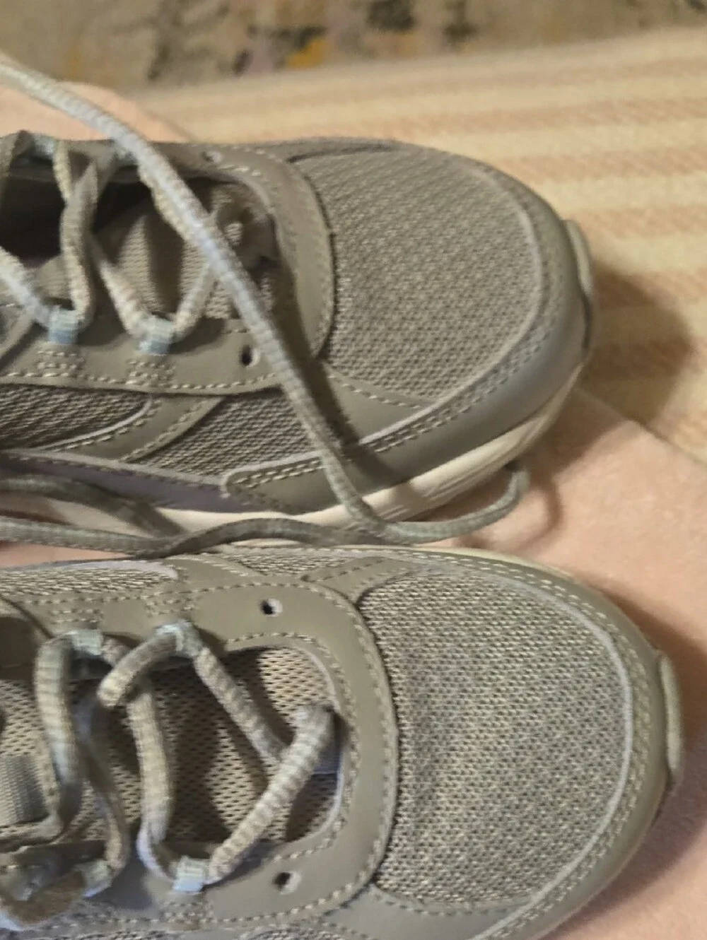 Ryka light gray